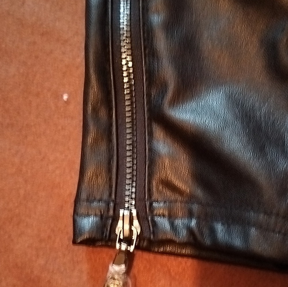 NWT Guess Faux Leather High-Waist Black Skinny Pants - 0/XS - Picture 3 of 6